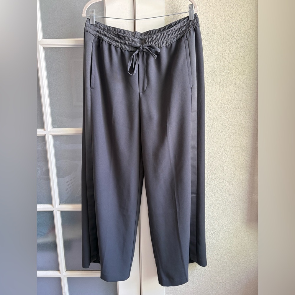 Banana Republic - High Rise Wide Leg Draw String Pants - Size 12 Short - Gray - Picture 2 of 6